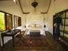 Kinasi Lodge - Bedroom 